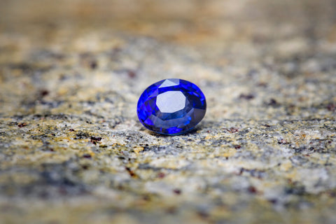 Blue sapphire - Sapphire gemstone - Birthstone of September