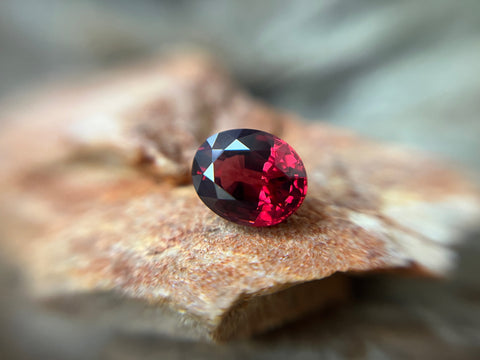 Garnet gemstone, birthstone of January