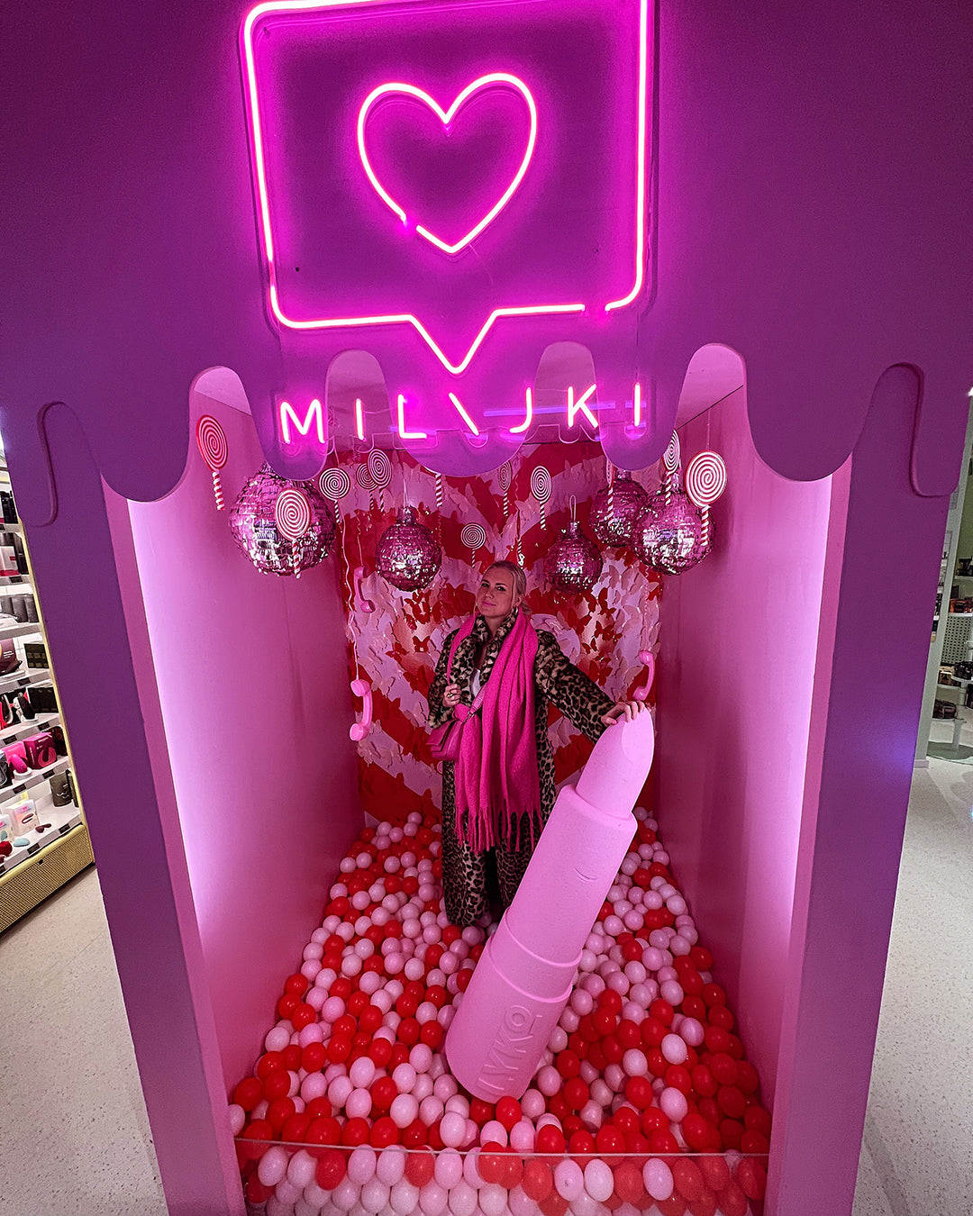 Angelina Mi Lajki in milajki x Lyko Selfie Scenario Photo booth Pop Up