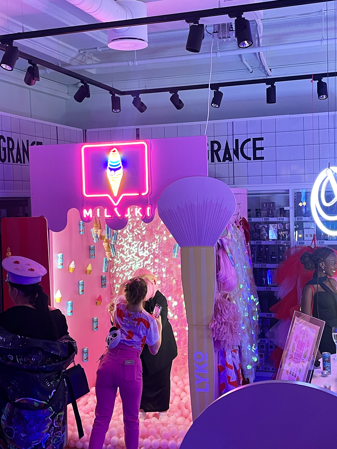 milajki Selfie ScenariOH! Pop Up Event Dreamland Product Launch x Lyko x Coca Cola Norway