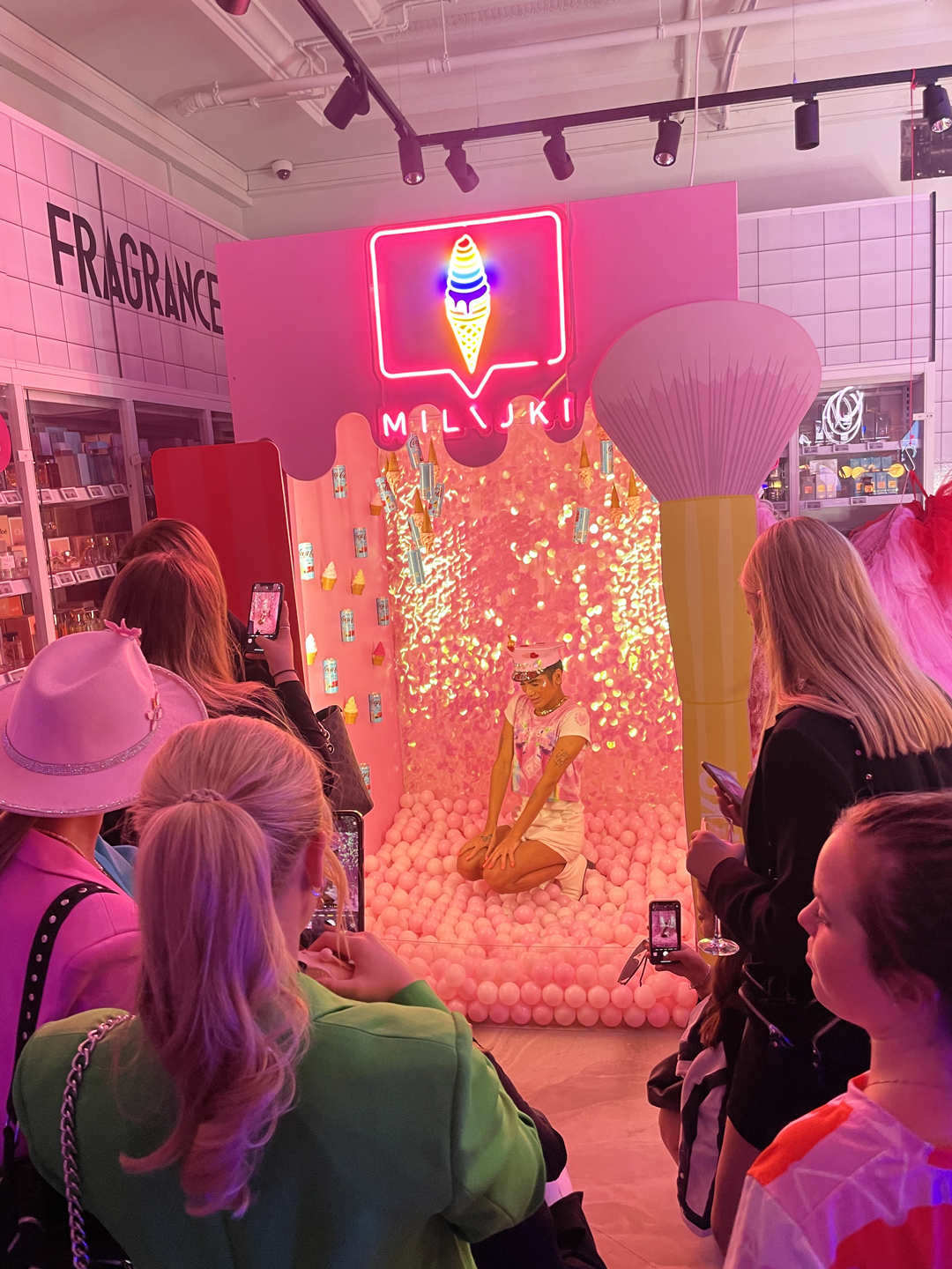 milajki Selfie ScenariOH! Pop Up Event Dreamland Product Launch x Lyko x Coca Cola Norway