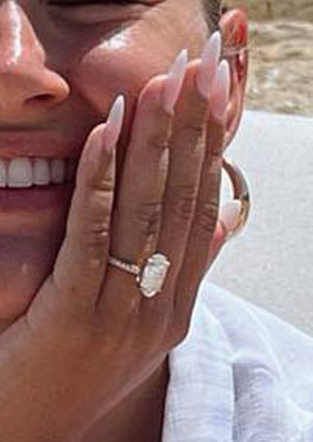 Close up of Molly Mae's engagement ring