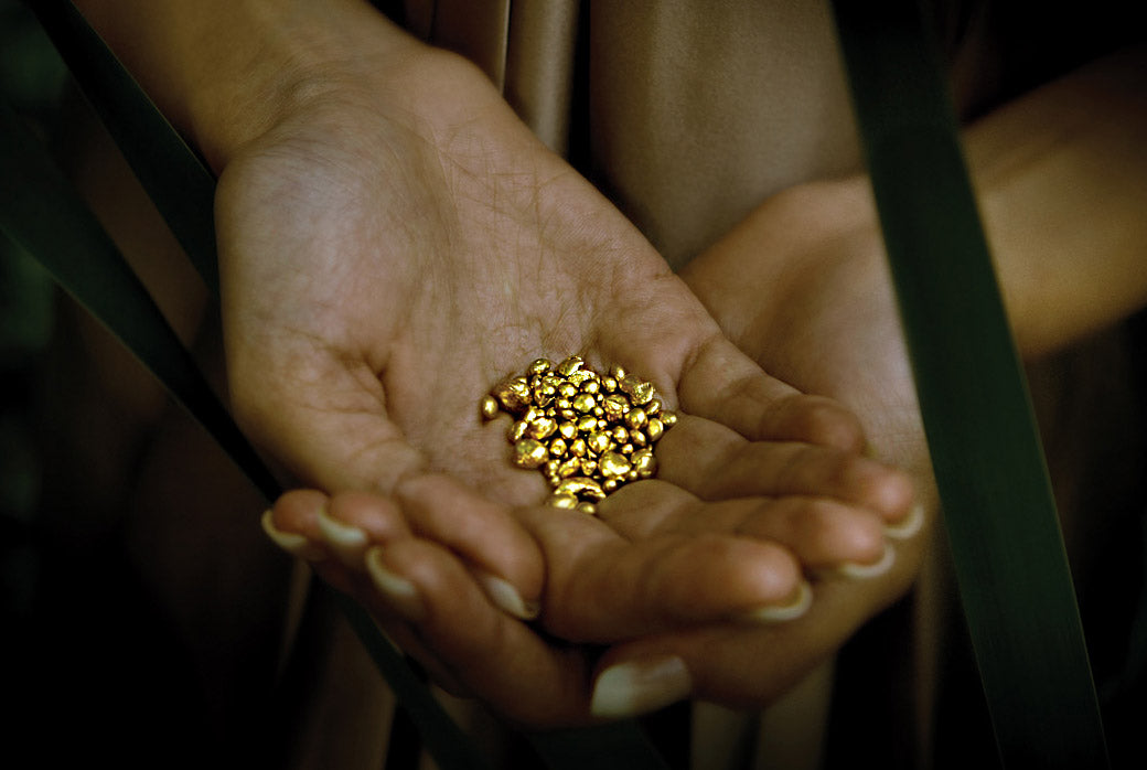 We use Fairtrade gold to cast our jewellery, or recycle pre-existing surface gold. The quality is the same for both, since gold can be melted down and reused.