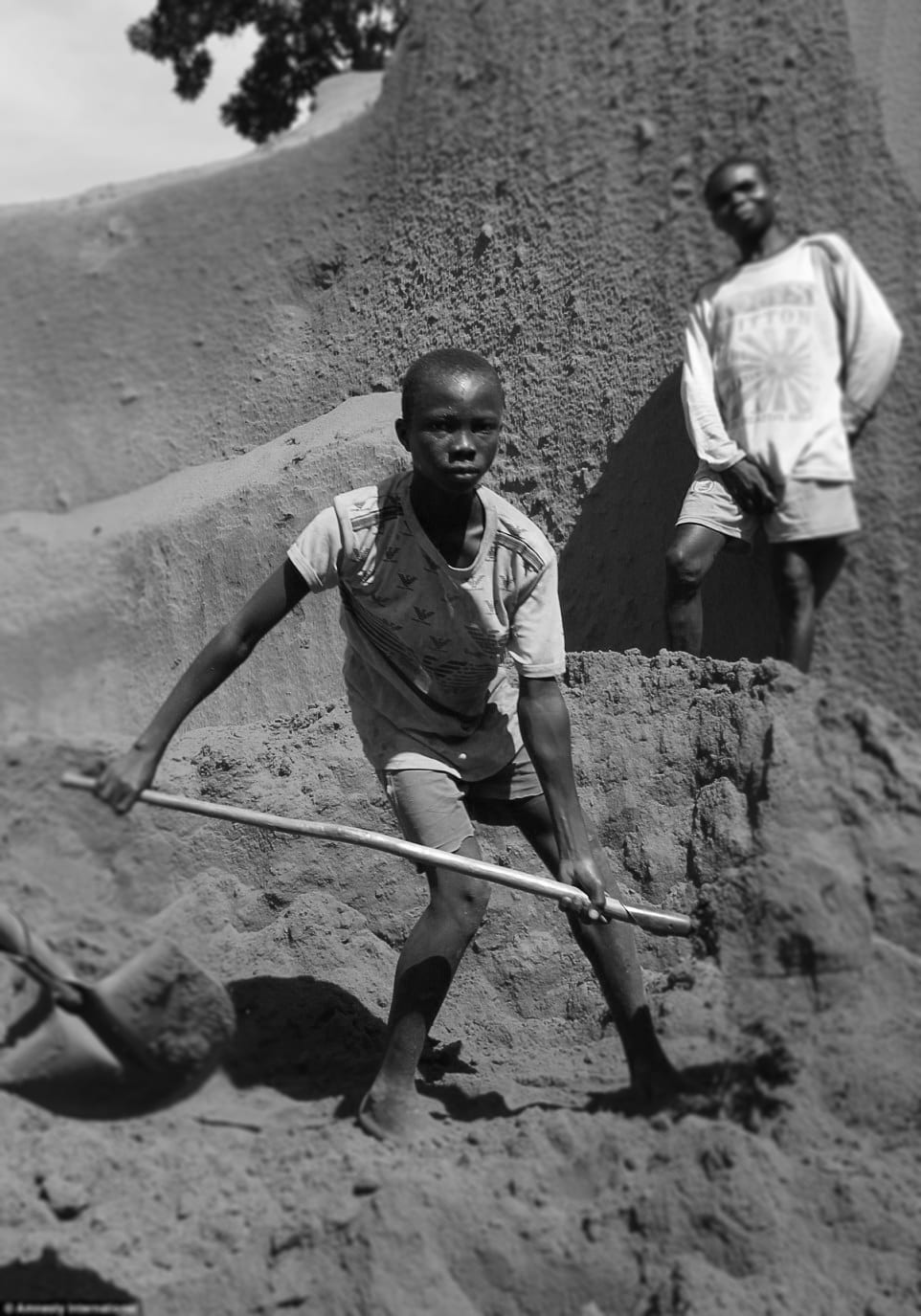 Child labour in the diamond industry – Credit Amnesty International