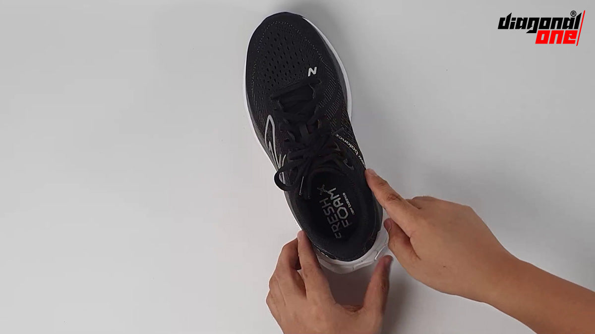 Heel-lock shoe lacing style