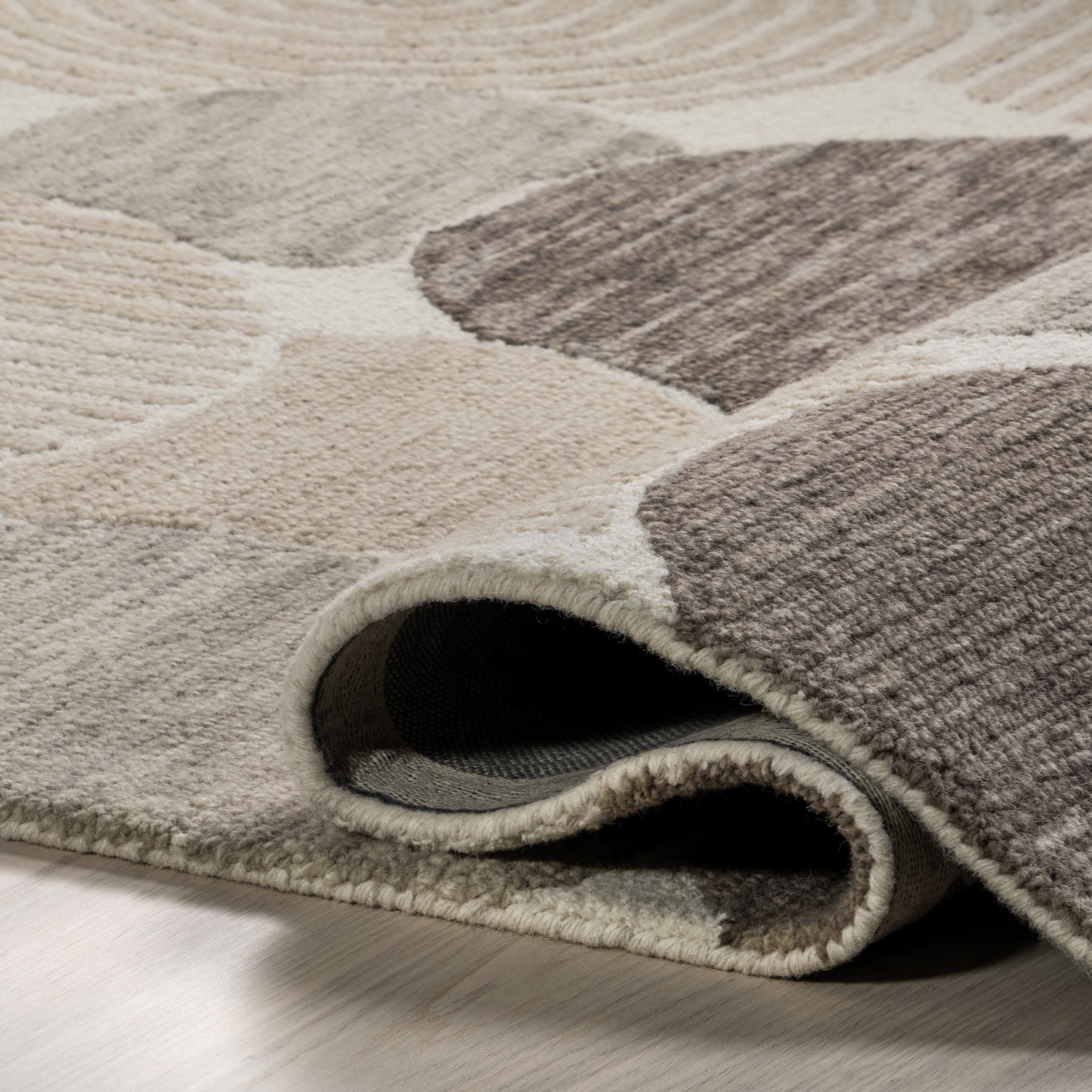 Beige Modern Geometric Rug from Zilvia