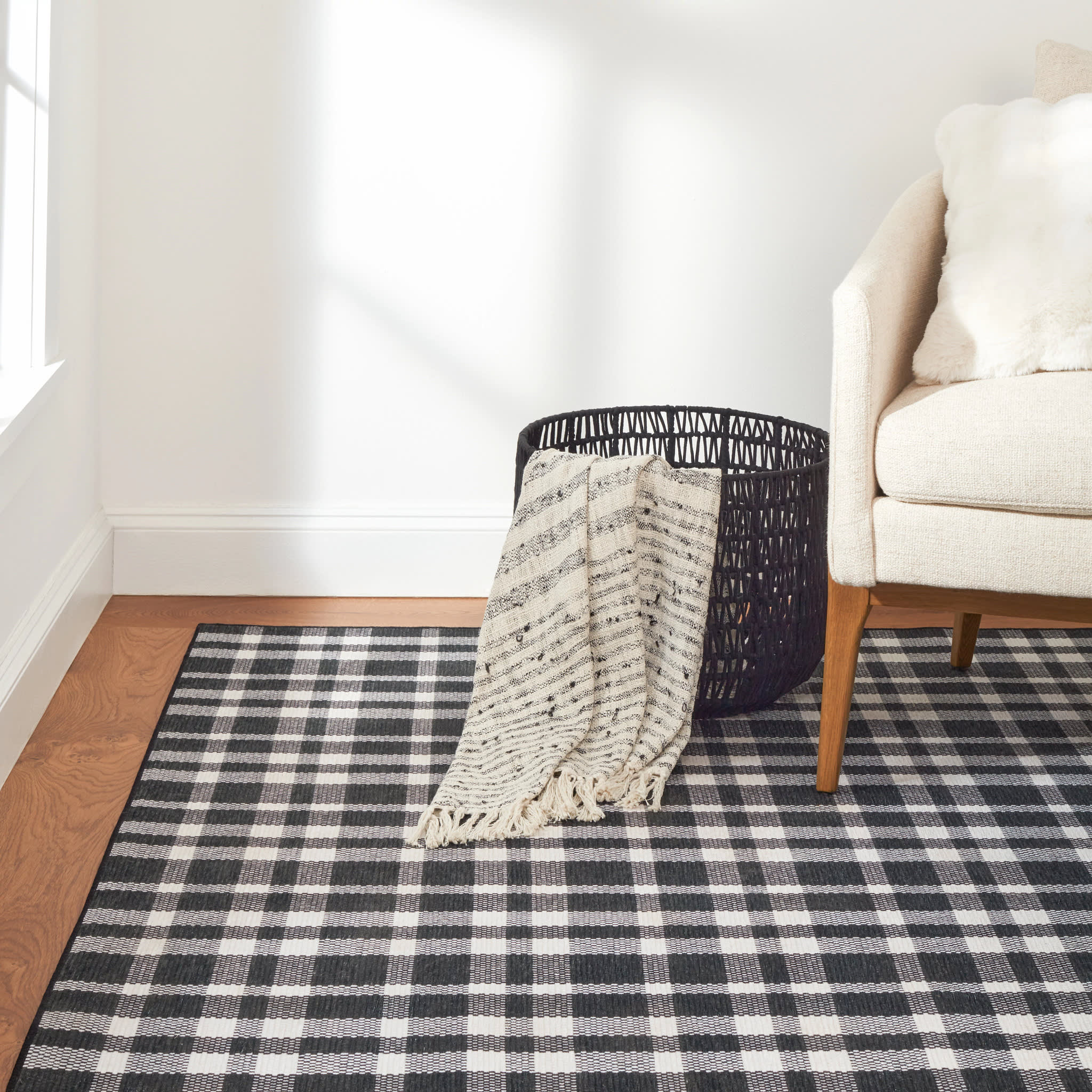 Machine Washable Black Plaid Rug for Houston Spaces