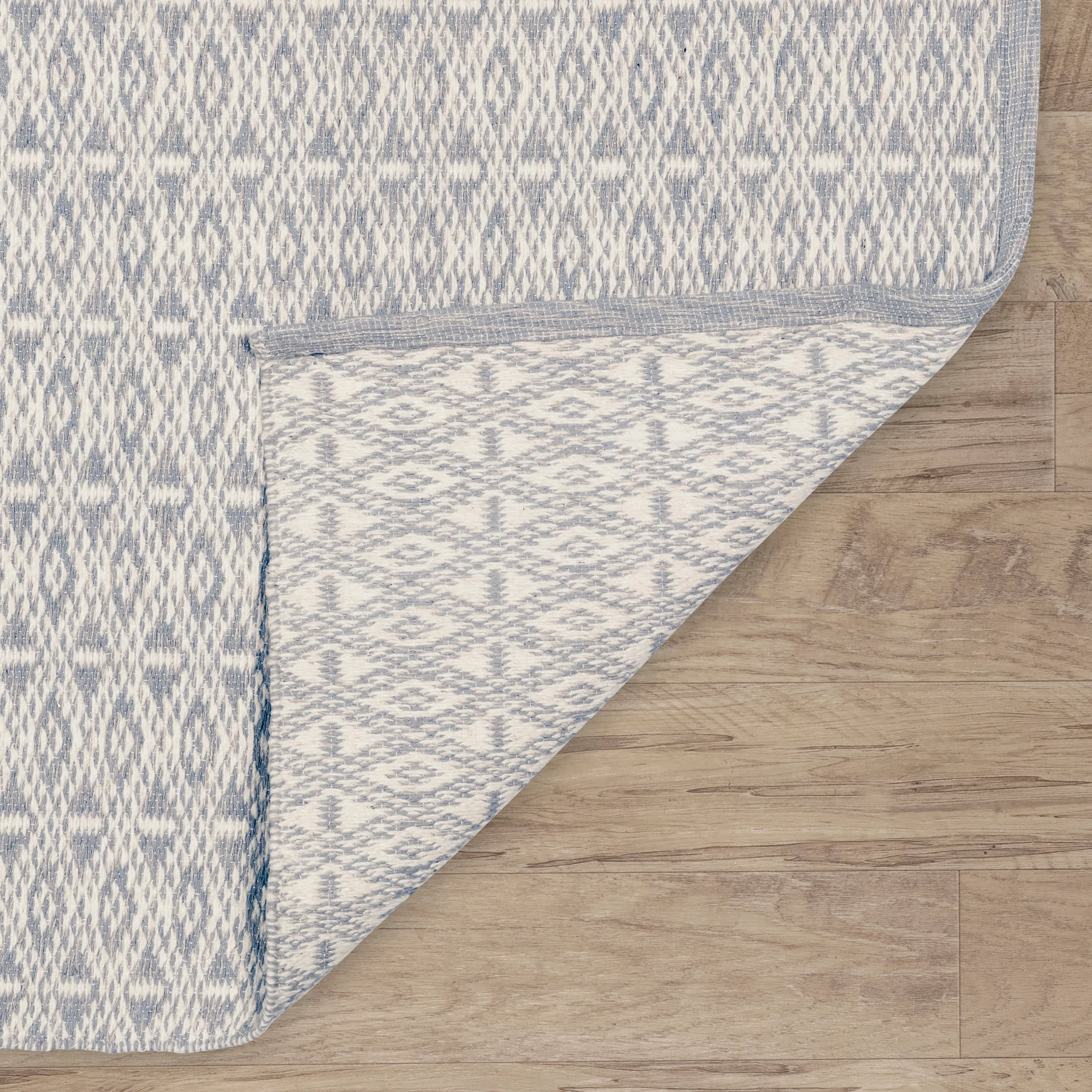 Handwoven Cotton Rug with Optic Diamond Pattern in Grey/Ivory