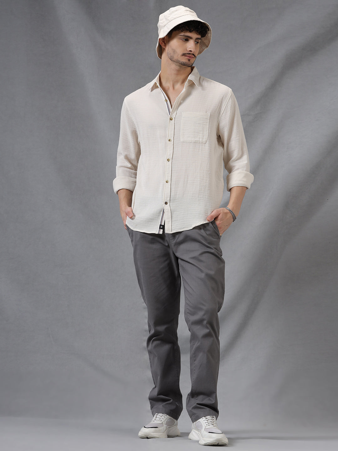 Do light grey jeans go well with a white shirt? - Quora