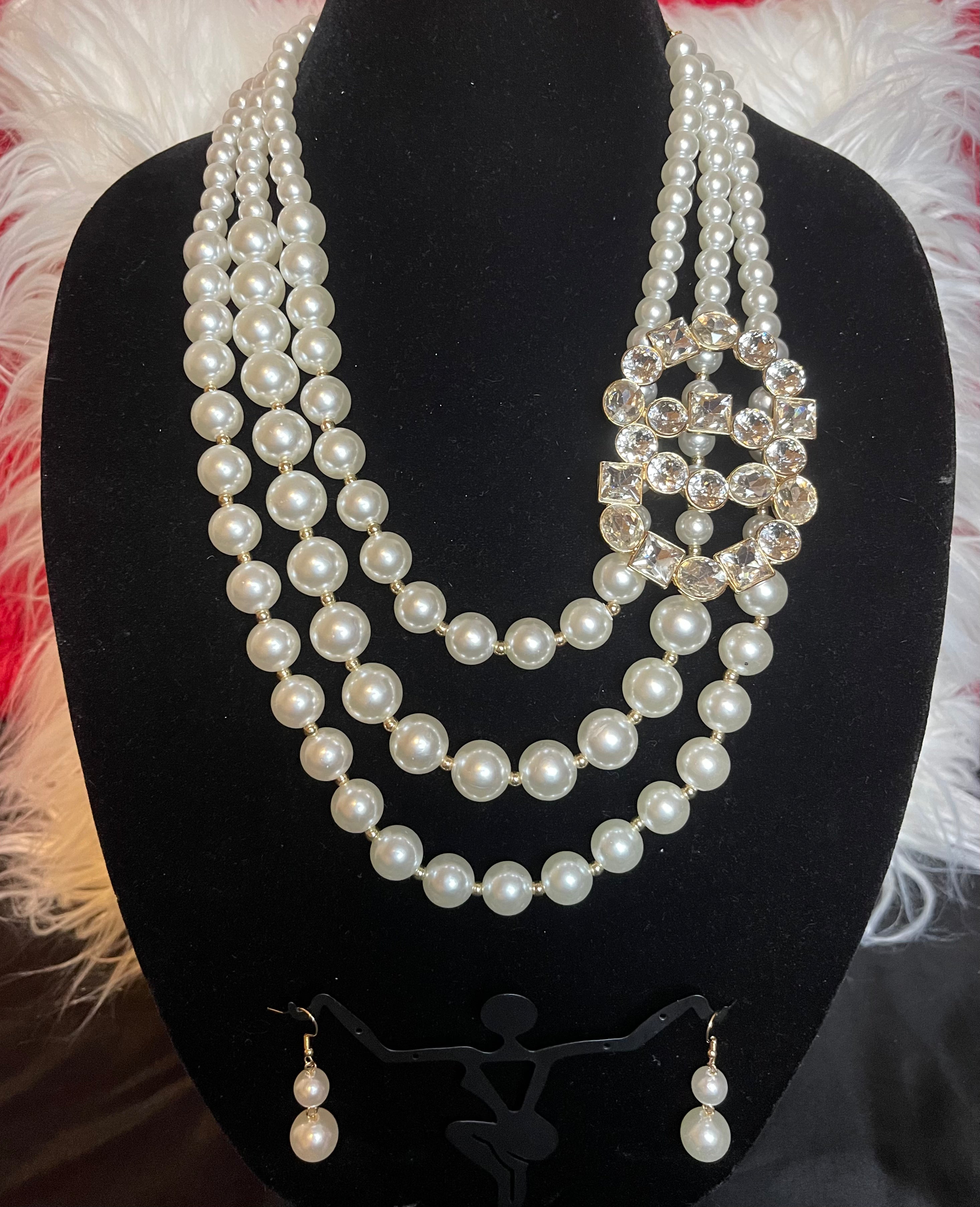 3 Tier Pearl Necklace with Rhinestone Pendant