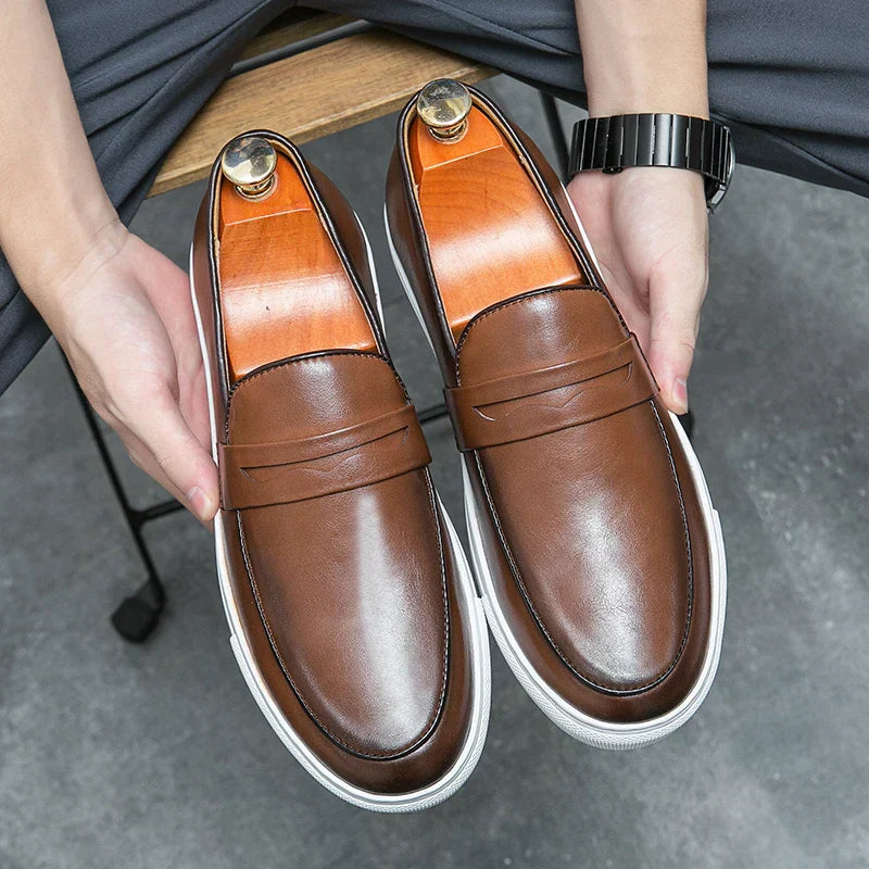Product Image for Ravikna | Klassiske lær herre slippers, Braun / 45 EU