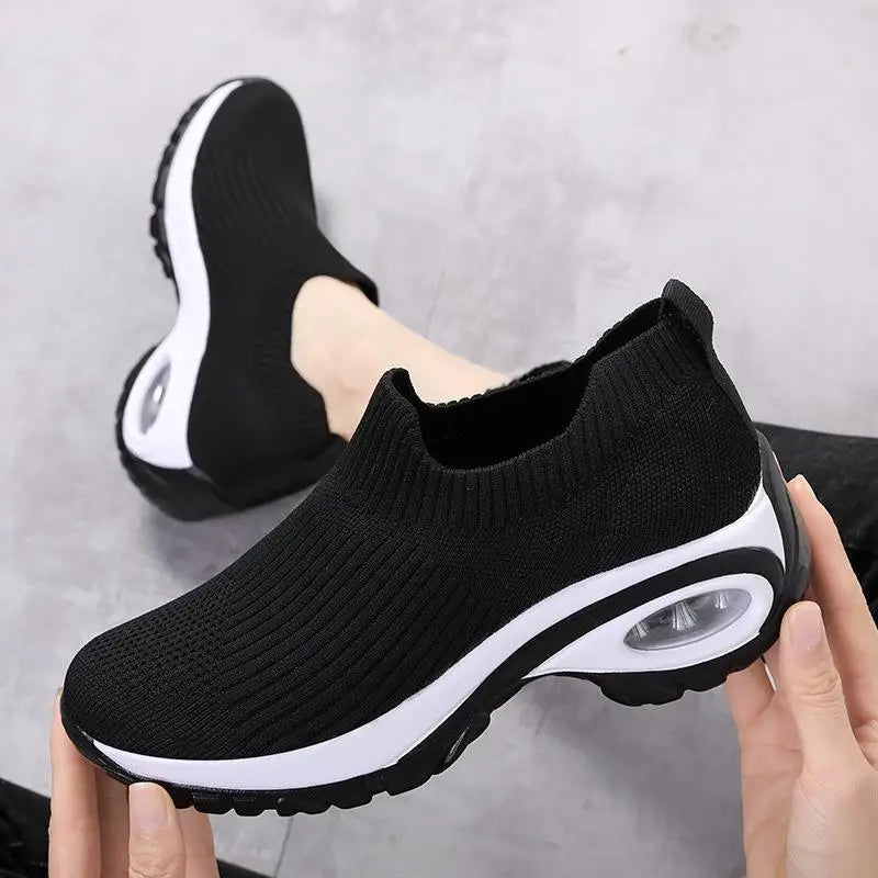 Product Image for Ravikna | Løs Dame Sport Slip on Sneakers Med Hælplattform, Svart / 35