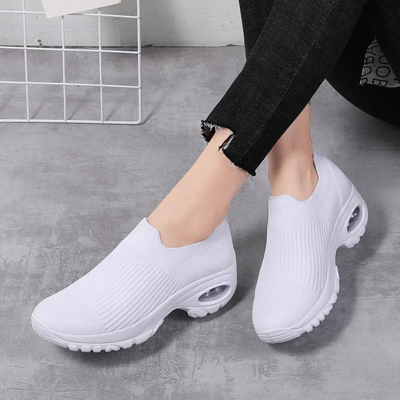 Product Image for Ravikna | Løs Dame Sport Slip on Sneakers Med Hælplattform, Hvit / 40