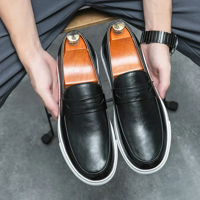 Product Image for Ravikna | Klassiske lær herre slippers, Svart (Nesten utsolgt) / 42 EU
