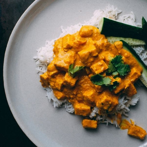 A plate of vegan curry made with fresh vegetables 