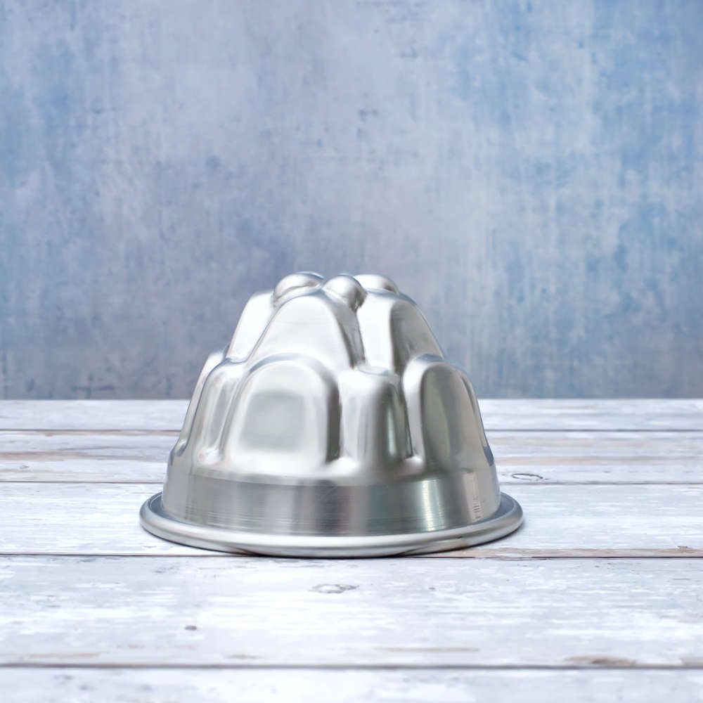 https://cdn.shopify.com/s/files/1/0818/5081/products/mini-conical-jelly-pudding-mould-10cm-1_1024x1024.jpg?v=1659997792