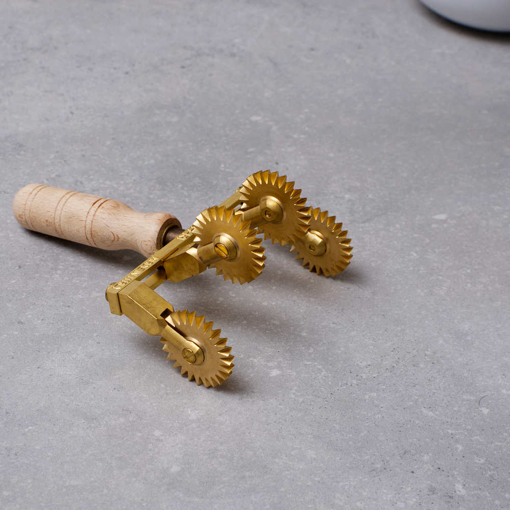 Professional Pasta Cutter Wheel - Smooth and Fluted