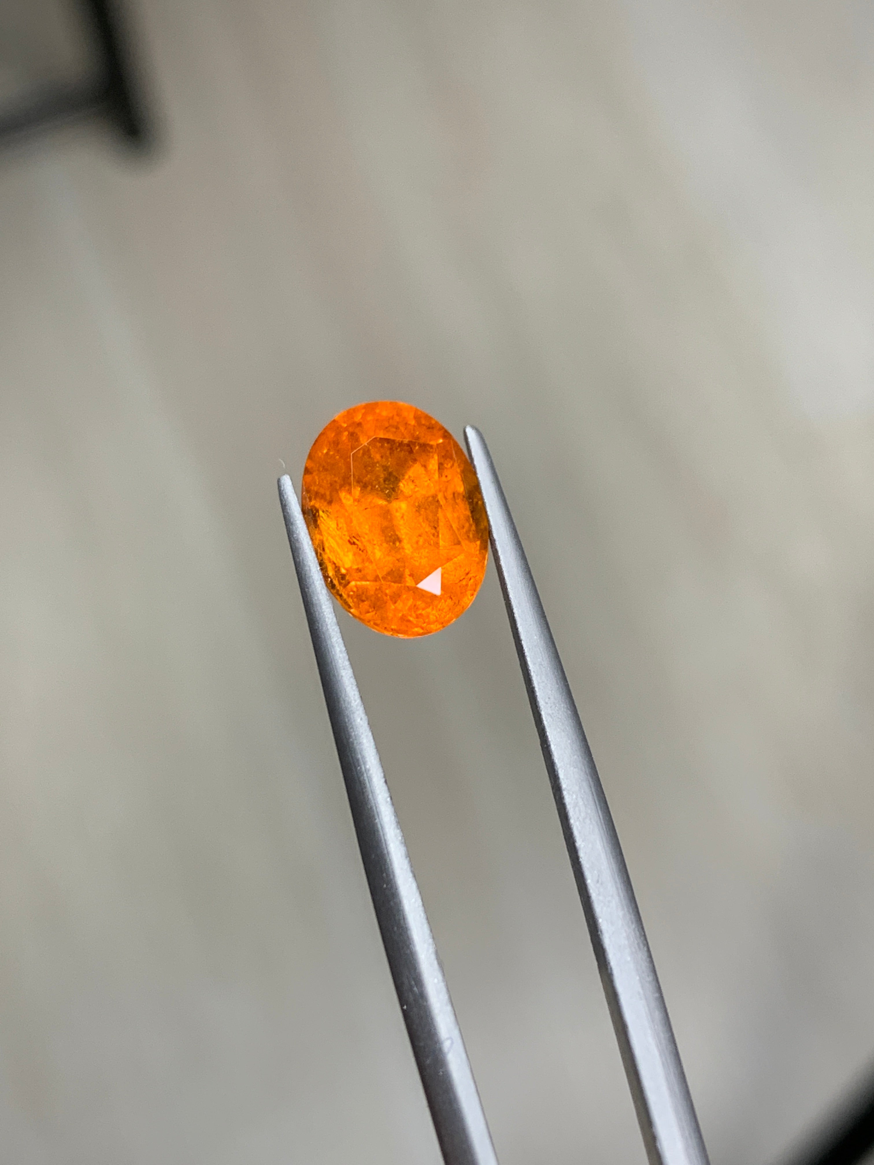 Oval spessartite garnet, Mandarin garnet 5.2 cts