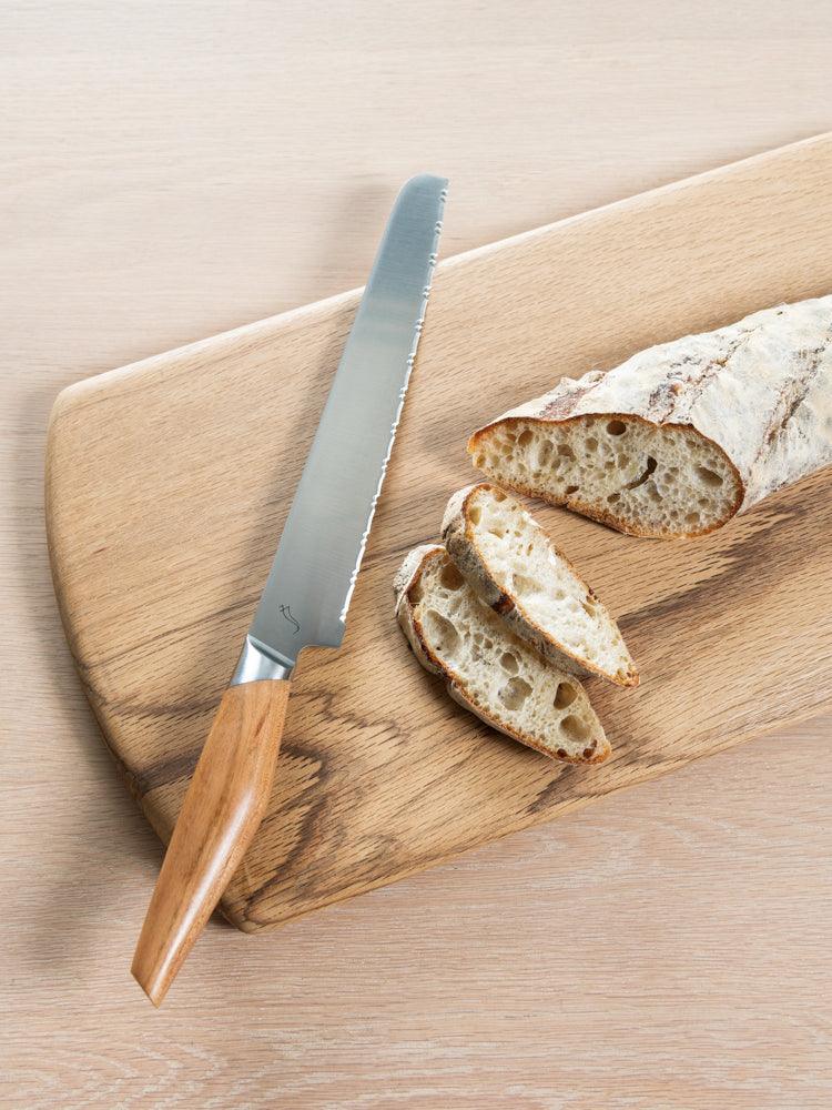 https://cdn.shopify.com/s/files/1/0818/5227/products/Sumikama_Cutlery_Kasane_Bread_Knife_Lifestyle-3.jpg?v=1697142470&width=750