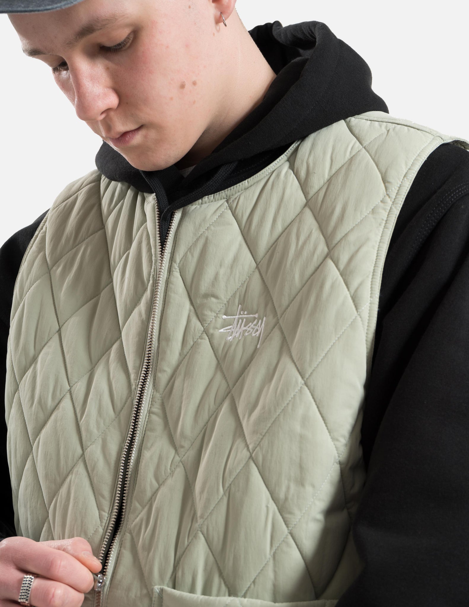 ○工場直販激安○ STUSSY DIAMOND QUILTED VEST 22SS size M www.esn