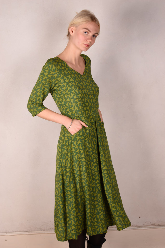 Jane. kjole med lommer, stretch silk satin "2 Green-birds" Tone Barker