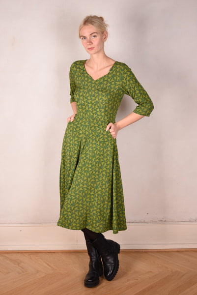 Jane. kjole med lommer, stretch silk satin "2 Green-birds" Tone Barker