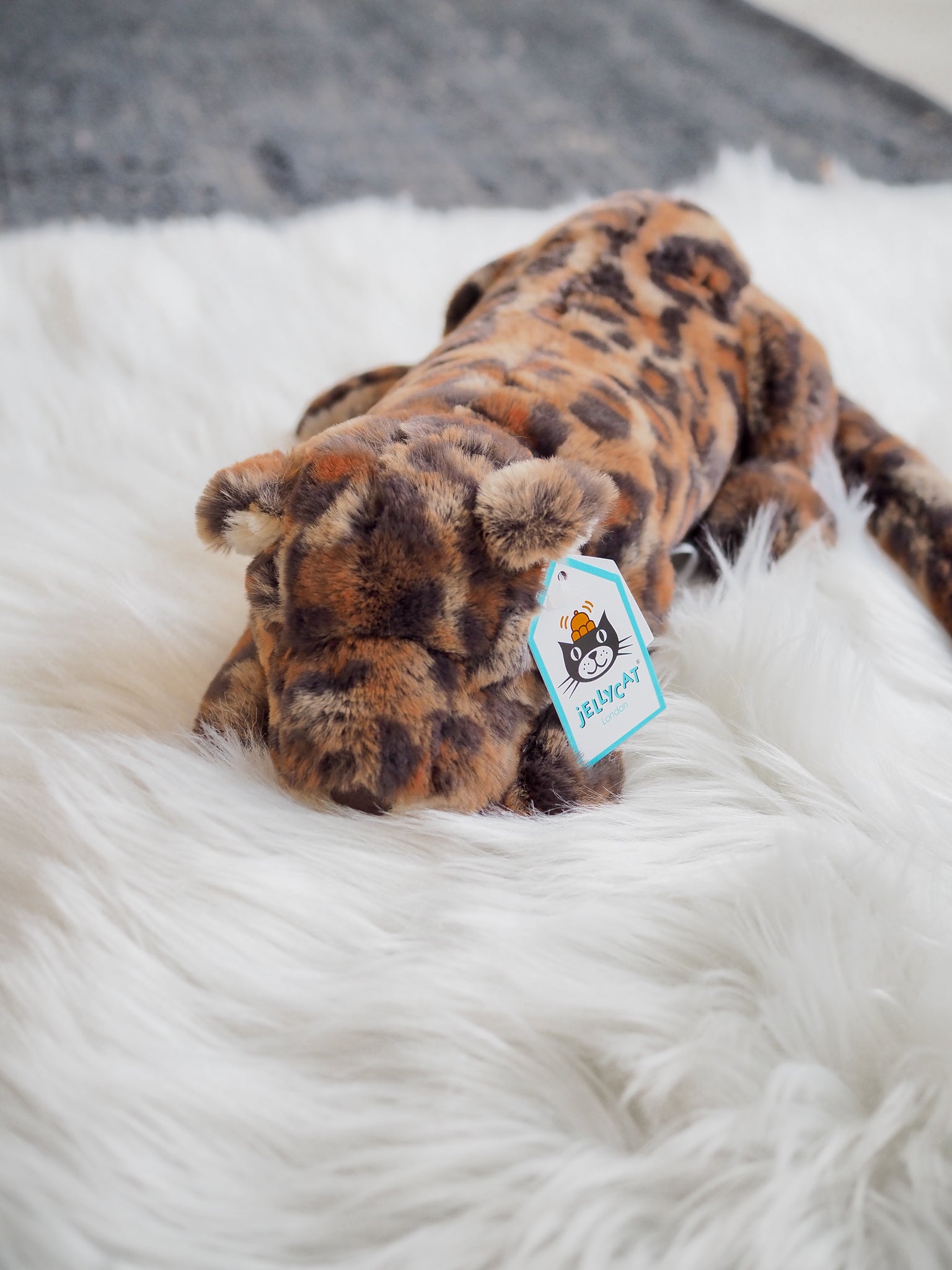 jellycat leopard livi