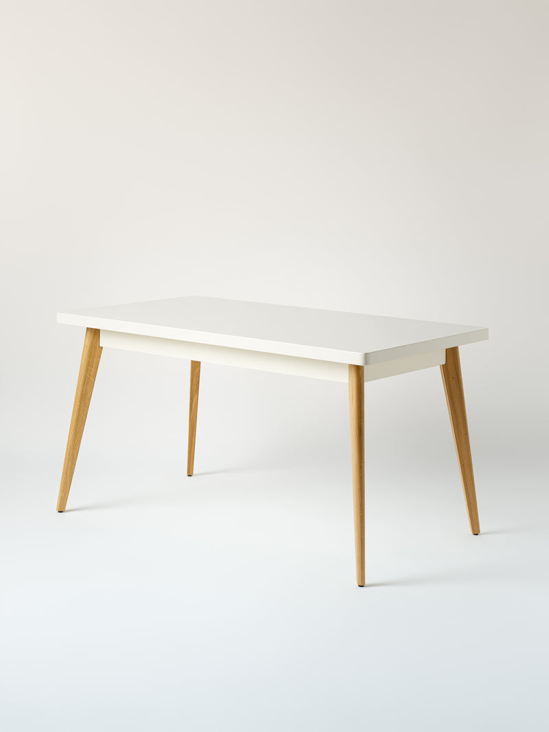 55 Table with wooden legs