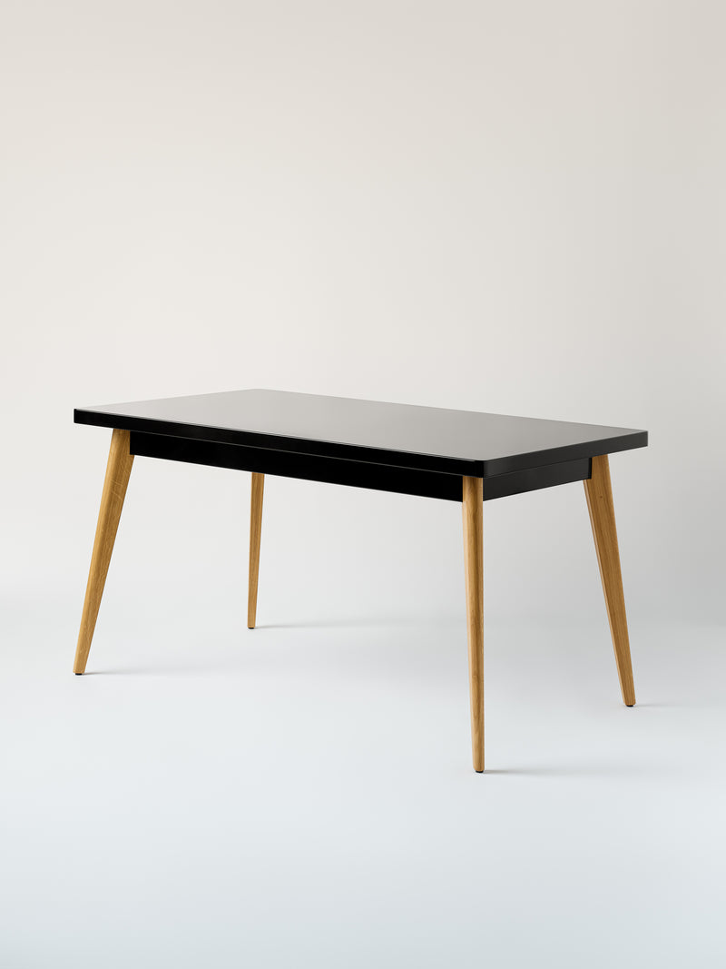 55 Table with wooden legs