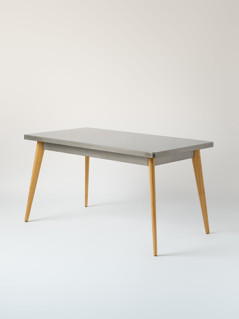 55 Table with wooden legs