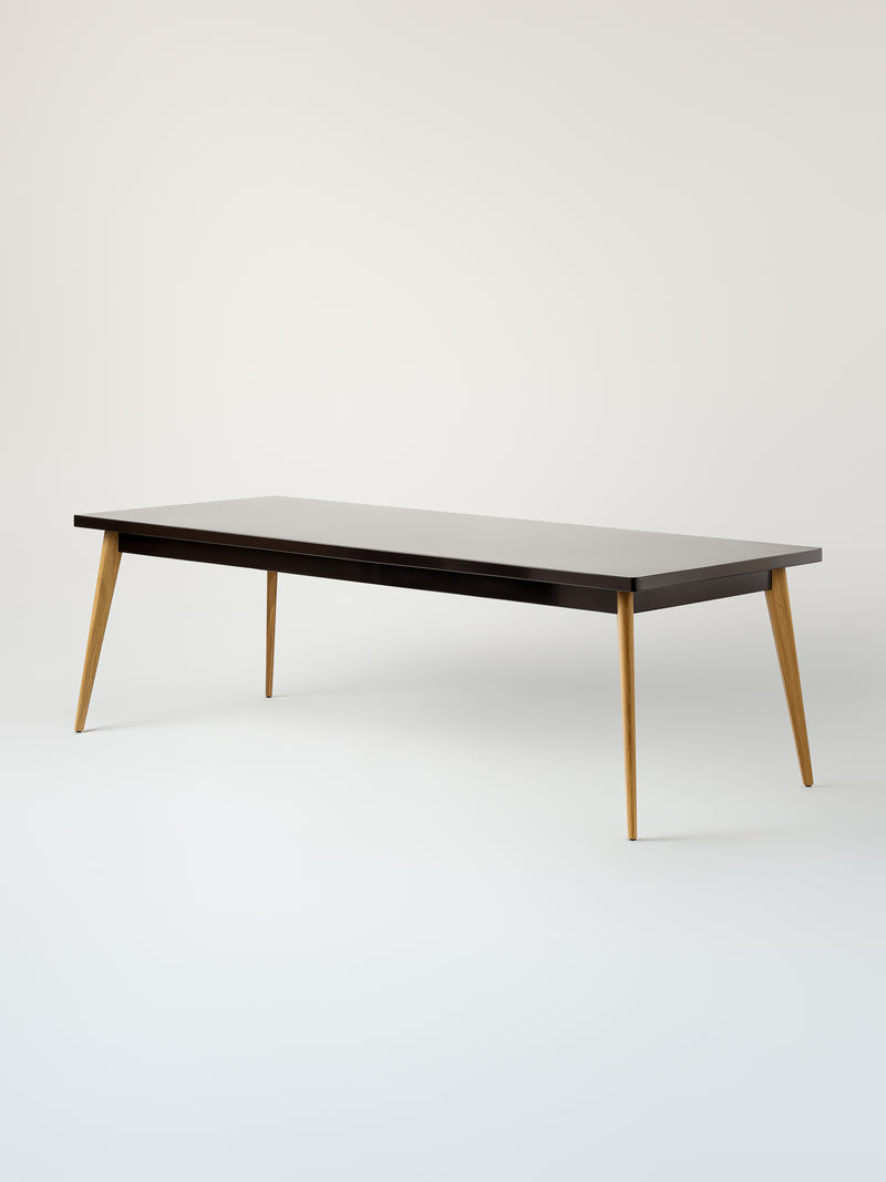 55 Table with wooden legs