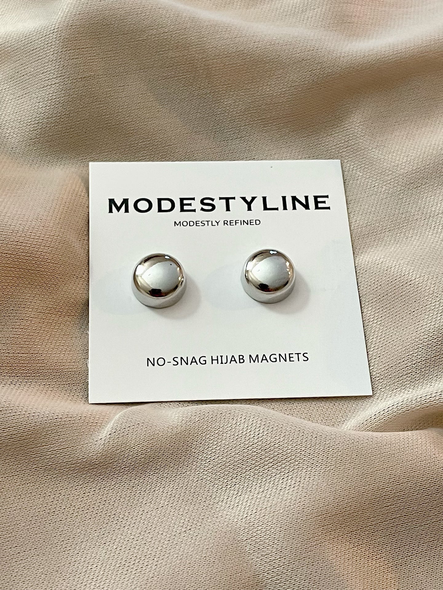 DEENIN Strong Magnetic Hijab Magnets - Secure Hold Without Damaging Your  Scarf