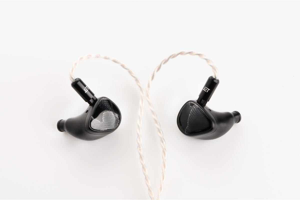 64audio volur vs noble audio onyx front view with cables