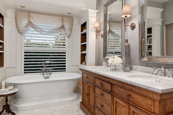 Wall mirrors with bath tub