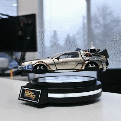 Machine à Voyager DeLorean 1/20 en Lévitation - Flash-Promo™