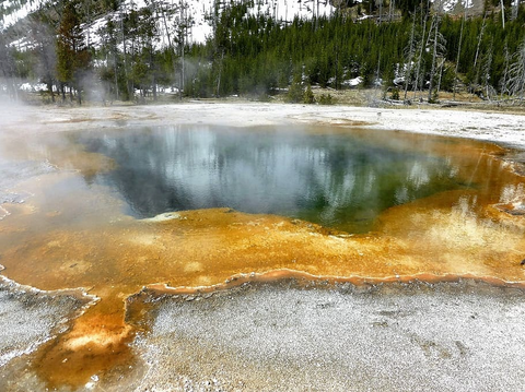 Natural sulfur presence in water