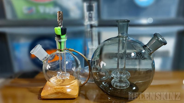 The Bonger with 2 Glass Bongs NZ