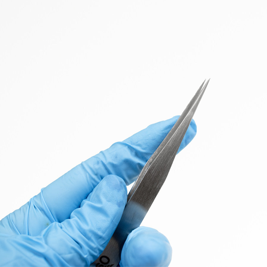 Sharp and narrow points Type 1 Tweezers