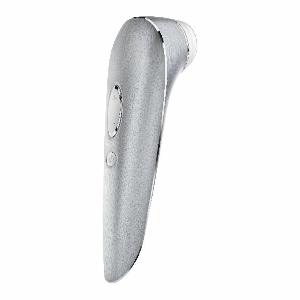 Extra Light günstig Kaufen-Satisfyer - High Fashion. Satisfyer - High Fashion <![CDATA[High class highlights. The finest materials deliver extravagant highlights. Aluminium Satisfyer High Fashion. A glass of champagne in a rooftop bar towering over the city, a spa hotel with an inf