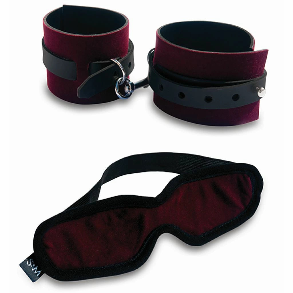 CD single günstig Kaufen-S&M - Enchanted Kit. S&M - Enchanted Kit <![CDATA[This burgundy blindfold with a full coverage shape and velvet feel and single elastic strap and set of cuffs is not intimidating for the person new to fantasy play making them a great purchase for 
