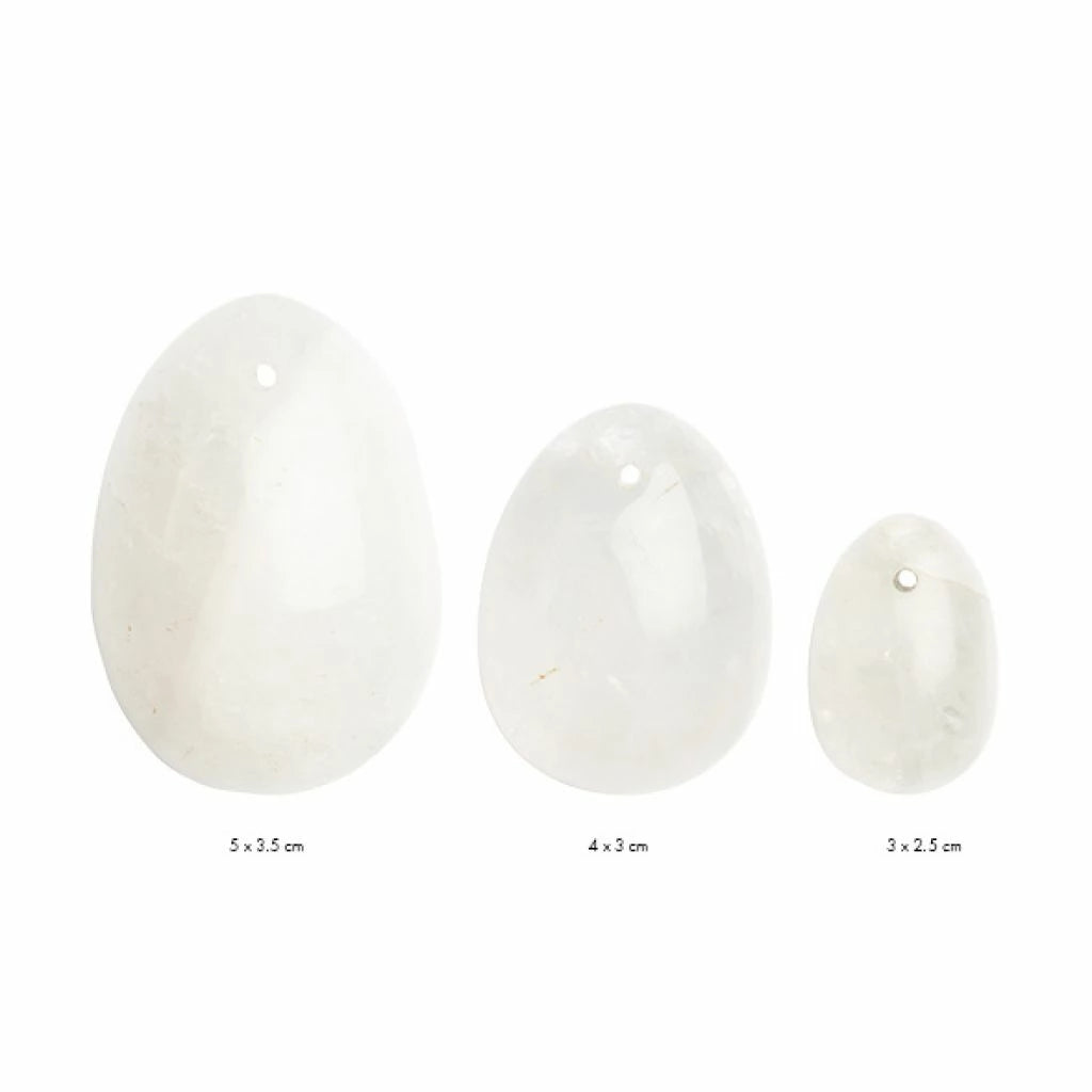WEAR günstig Kaufen-La Gemmes - Yoni Egg Set Clear Quartz. La Gemmes - Yoni Egg Set Clear Quartz <![CDATA[Wear this yoni egg as a piece of jewelry around your neck, in your pocket, in your bra or as a pelvic floor muscle trainer in your vagina. A yoni egg was originally inte