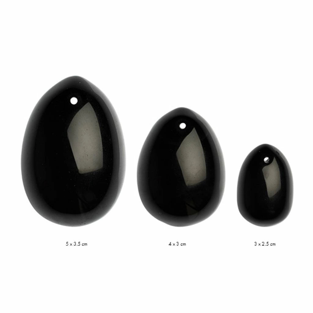WEAR günstig Kaufen-La Gemmes - Yoni Egg Set Black Obsidian. La Gemmes - Yoni Egg Set Black Obsidian <![CDATA[Wear this yoni egg as a piece of jewelry around your neck, in your pocket, in your bra or as a pelvic floor muscle trainer in your vagina. A yoni egg was originally 