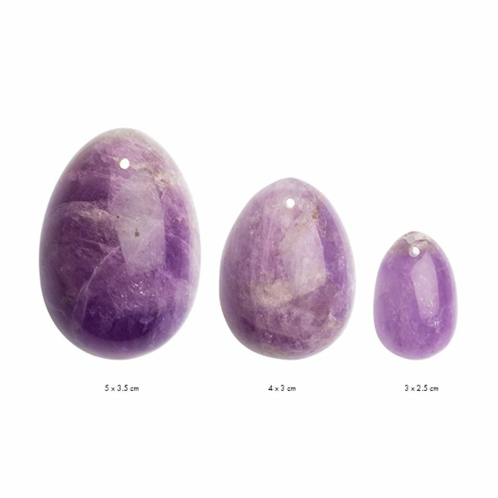 WEAR günstig Kaufen-La Gemmes - Yoni Egg Set Pure Amethyst. La Gemmes - Yoni Egg Set Pure Amethyst <![CDATA[Wear this yoni egg as a piece of jewelry around your neck, in your pocket, in your bra or as a pelvic floor muscle trainer in your vagina. A yoni egg was originally in