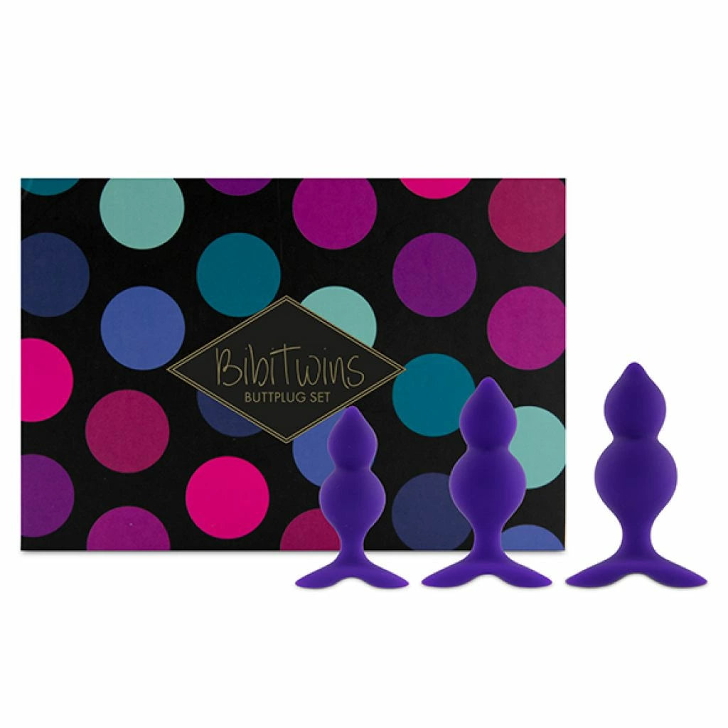 Set PU günstig Kaufen-FeelzToys - Bibi Twin Butt Plug Set 3 pcs Purple. FeelzToys - Bibi Twin Butt Plug Set 3 pcs Purple <![CDATA[The Feelztoys Bibi Twin butt plug set is perfect as an introduction to anal sex toys, for extra stimulation during sex or for use in preparation of