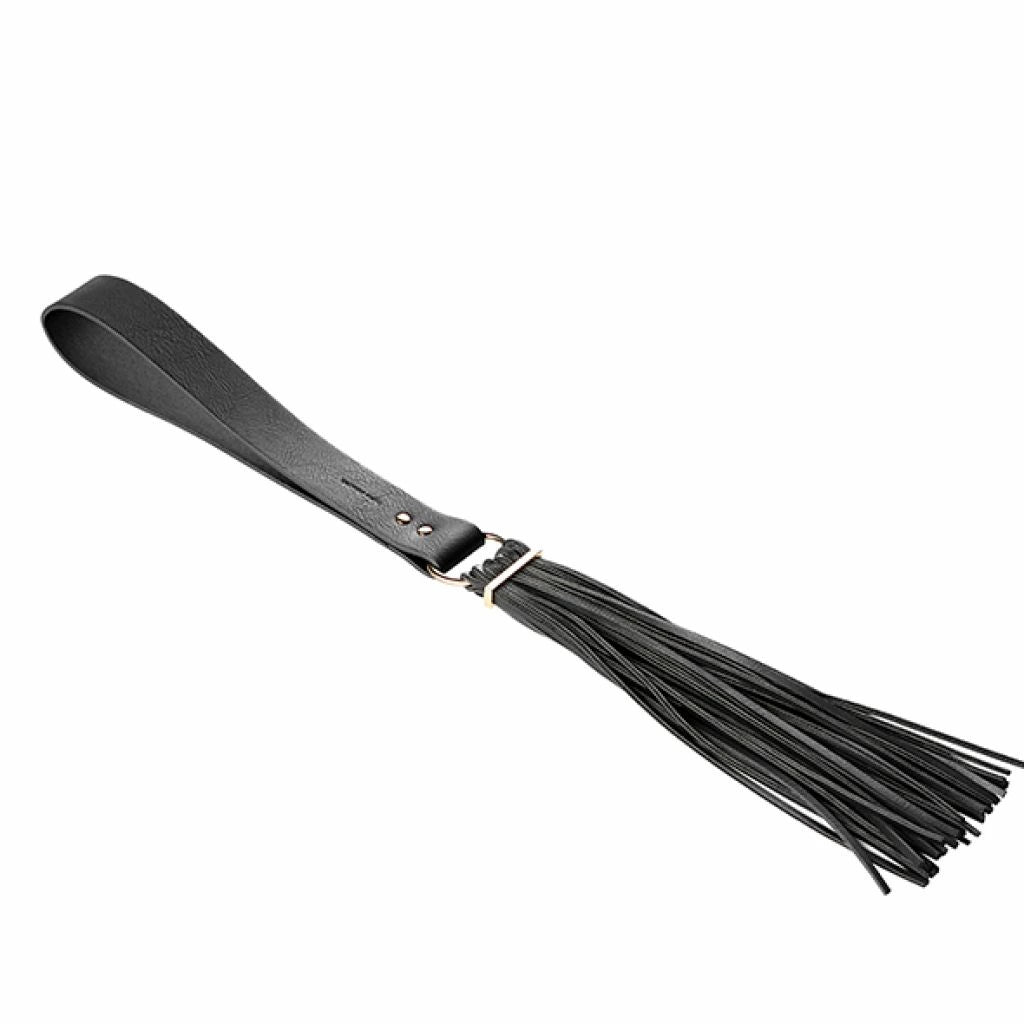 Of S  günstig Kaufen-Bijoux Indiscrets - Maze Tassel Flogger Black. Bijoux Indiscrets - Maze Tassel Flogger Black <![CDATA[The most provocative accessory of this collection is the perfect accessory to compliment any piece from the MAZE collection. Caress the skin or punish wi