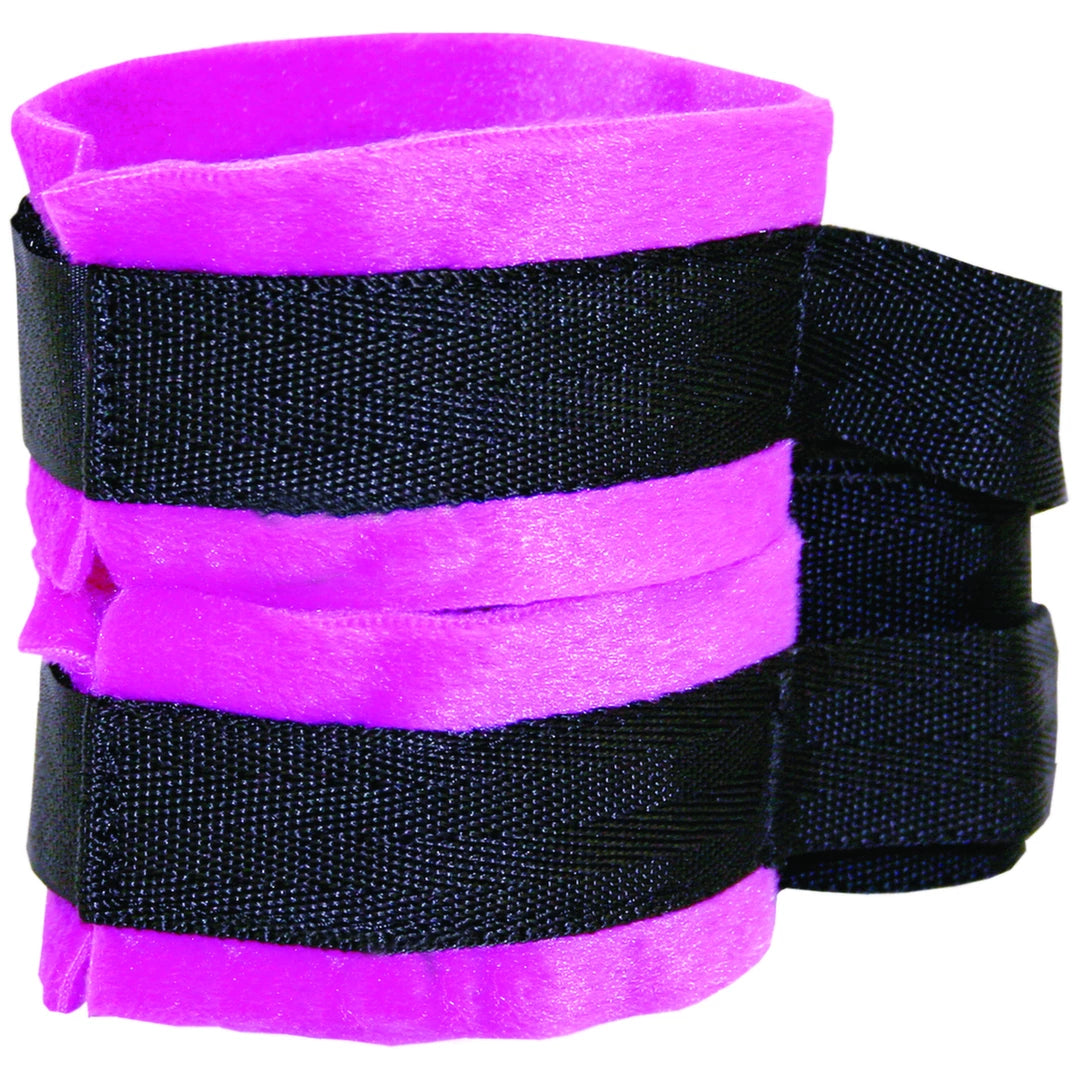 The Sport günstig Kaufen-Sportsheets - Sex & Mischief Kinky Pinky Cuffs. Sportsheets - Sex & Mischief Kinky Pinky Cuffs <![CDATA[SPORTSHEETS - SEX & MISCHIEF KINKY PINKY CUFFS. The new and improved Kinky Pinky Cuffs can be tethered onto a variety of BDSM accessories to pr