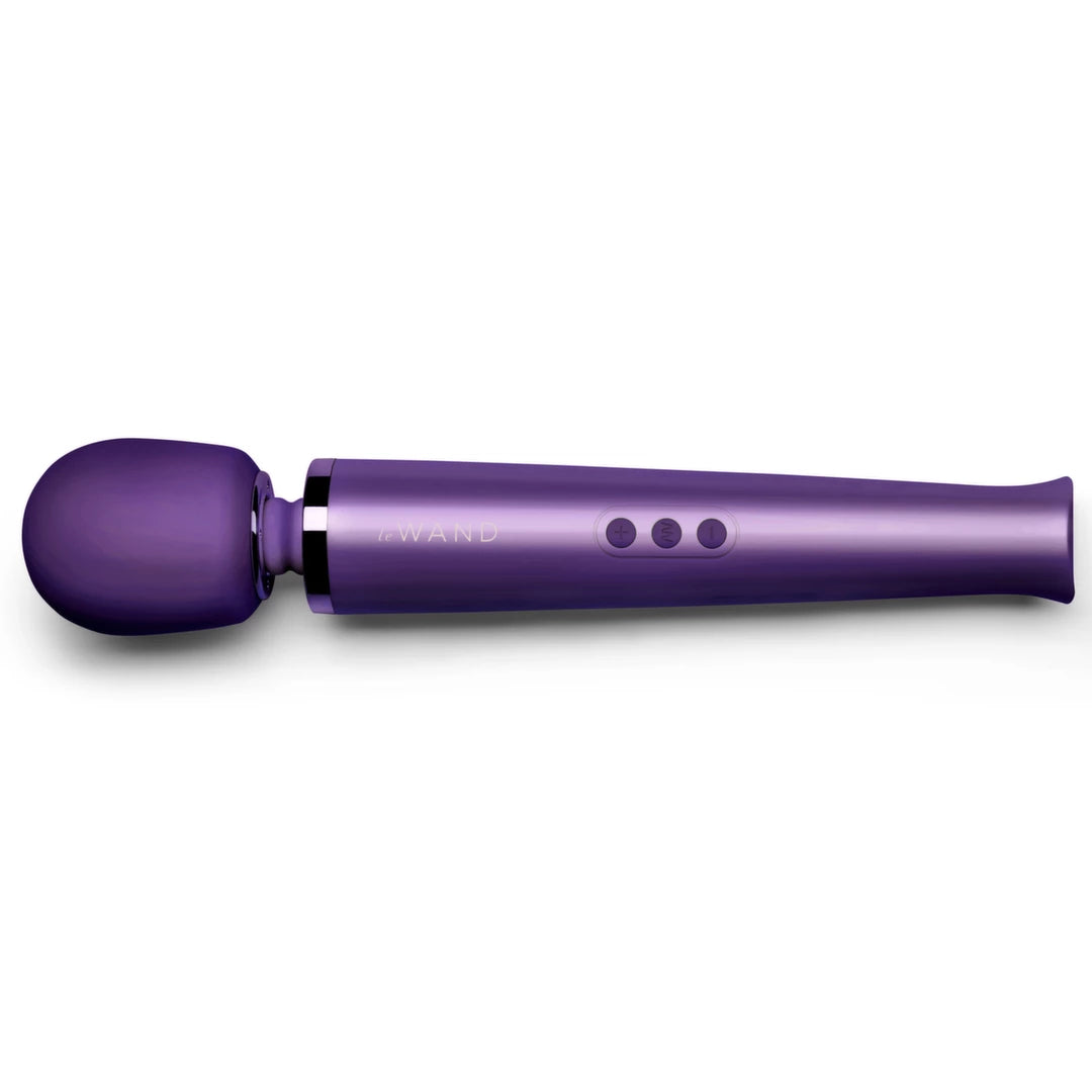 Design des günstig Kaufen-Le Wand - Rechargeable Massager Purple. Le Wand - Rechargeable Massager Purple <![CDATA[LE WAND - RECHARGEABLE MASSAGER PURPLE. Designed for people who love to customize their play, the Le Wand Rechargeable Vibrating Massager delivers intense and sensual 