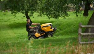 side discharge tractor mowers