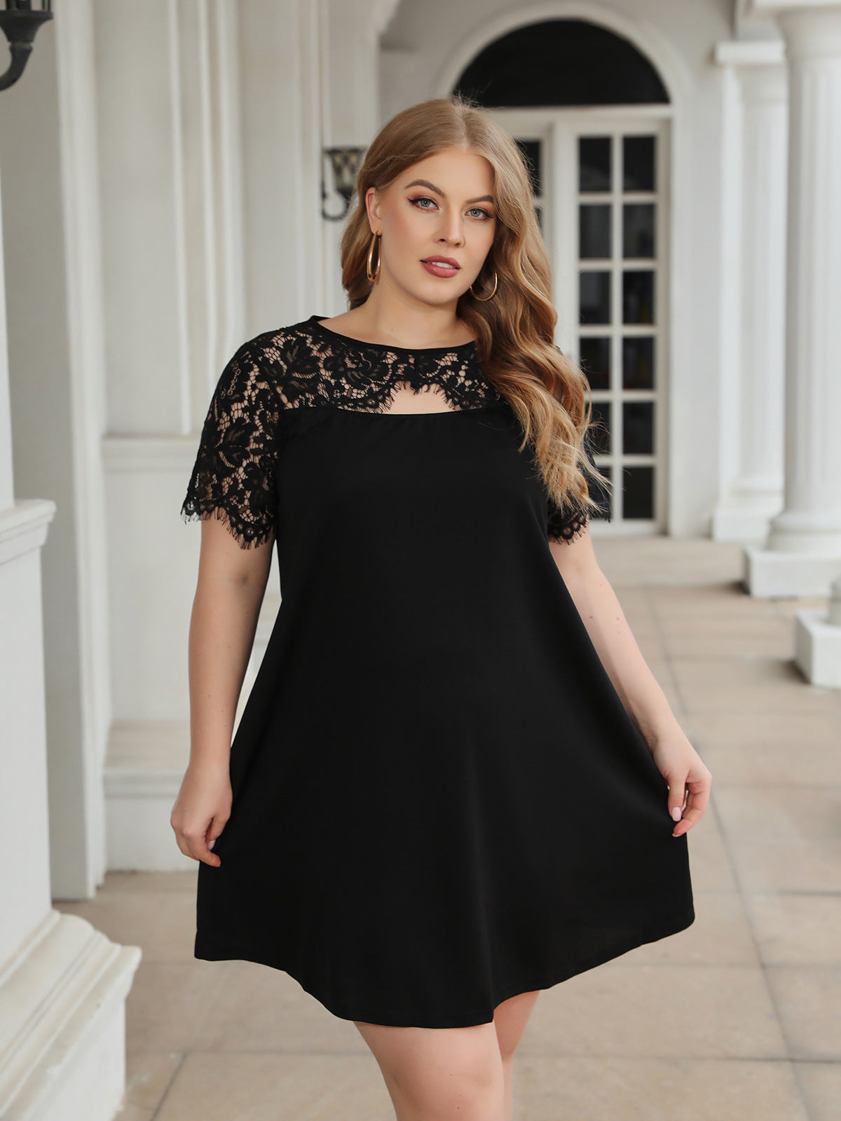 Plus Size Women's Lace A-line Dress: Elegant and Flattering - Ootddress