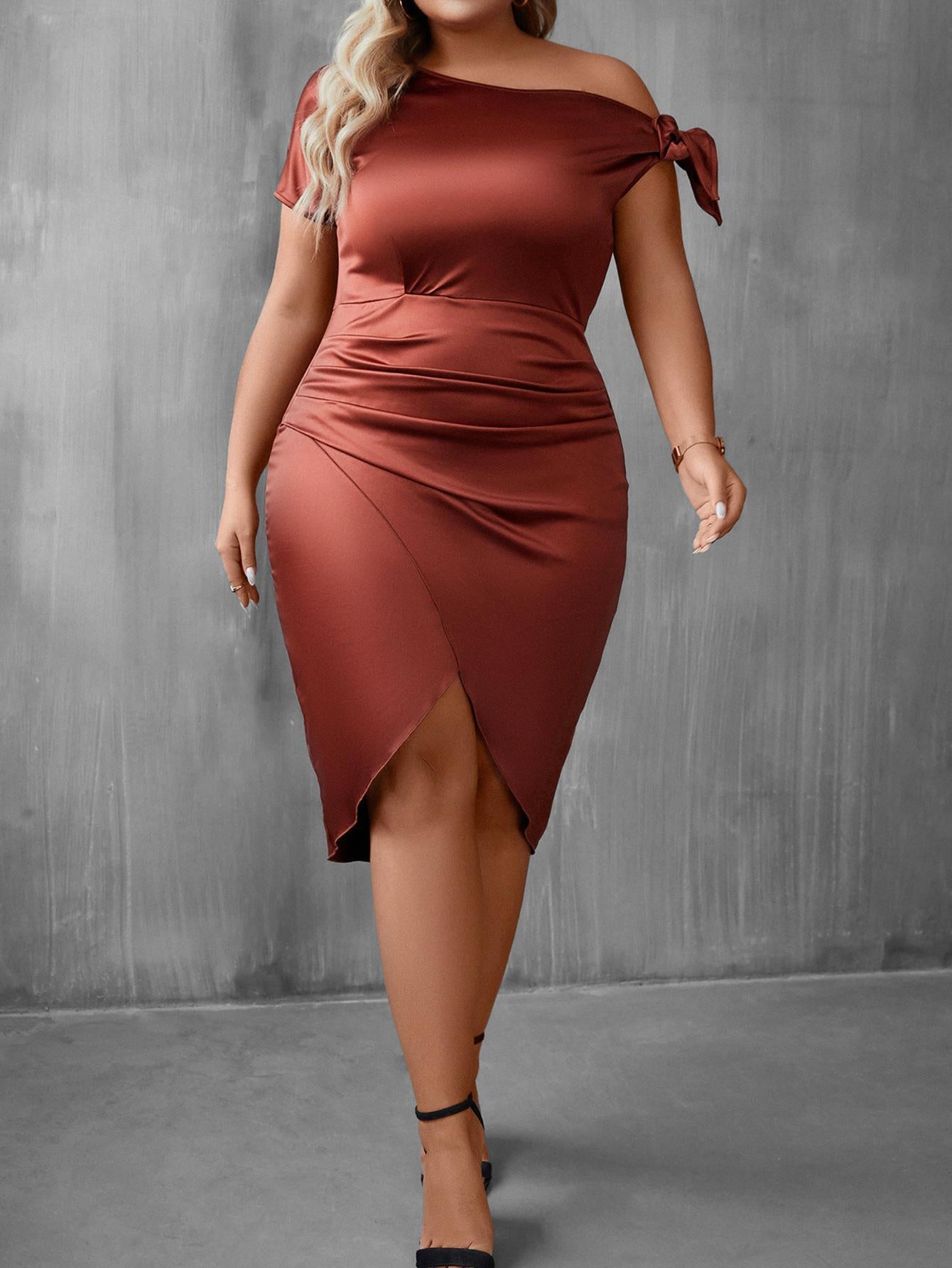 Plus Size Women's Casual Solid Color Diagonal Collar Short Sleeve Sheath Dress - Ootddress